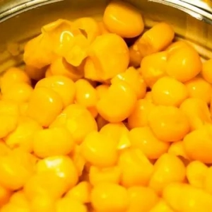 Salata od konzerviranog kukuruza: jednostavan recept, odabir sastojaka, preljev